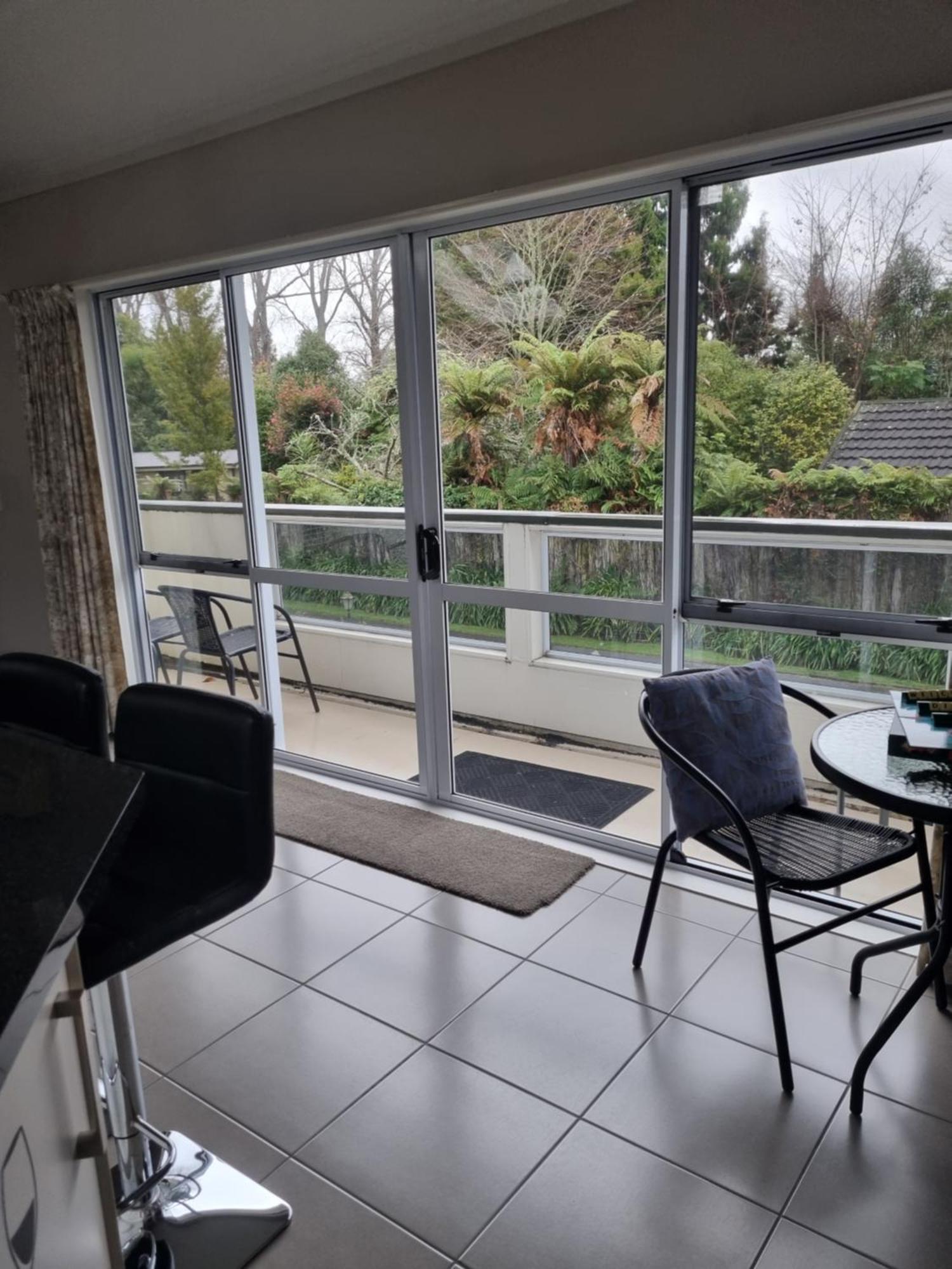 Tuiglen Lakeside Apartment